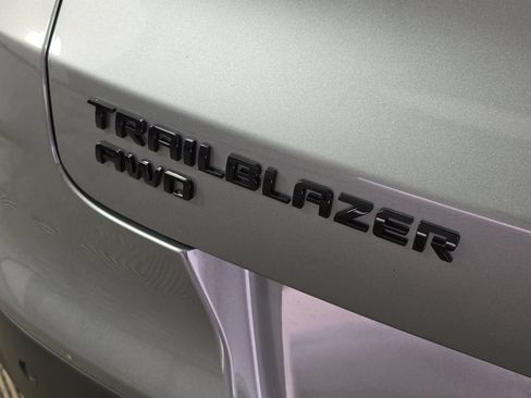 Used 2024 Chevrolet TrailBlazer RS w/ Convenience Package AWD/4WD image 12
