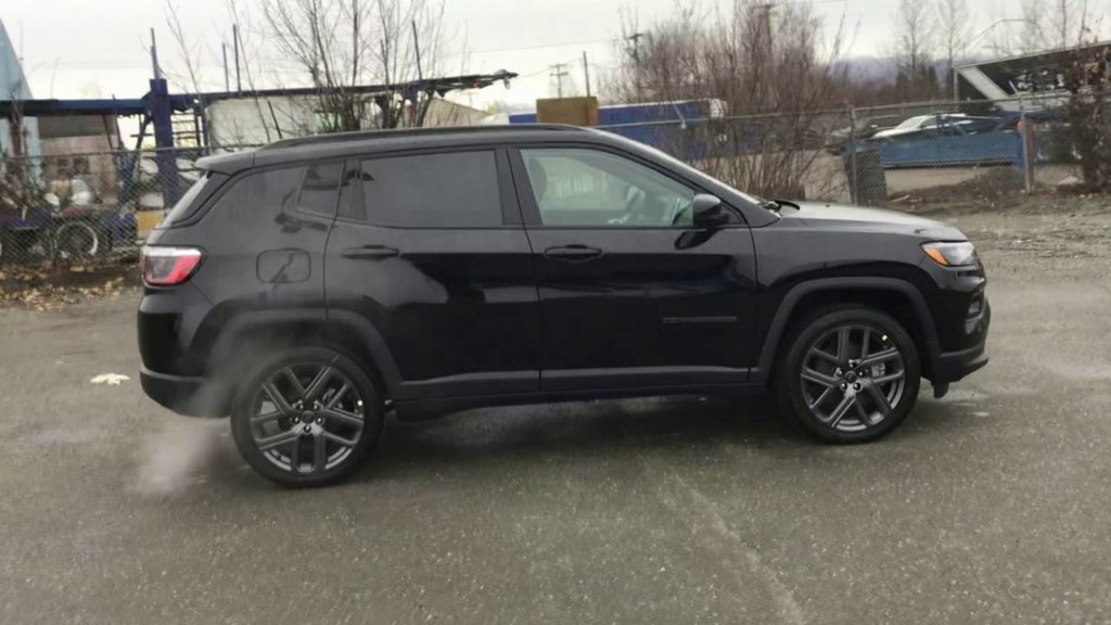 New 2026 Jeep Compass Limited w/ Sun, Sound & Navigation Group AWD/4WD image 9