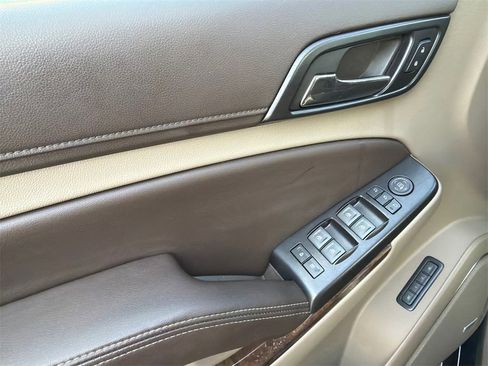 Used 2019 Chevrolet Tahoe LT w/ LT Signature Package image 41
