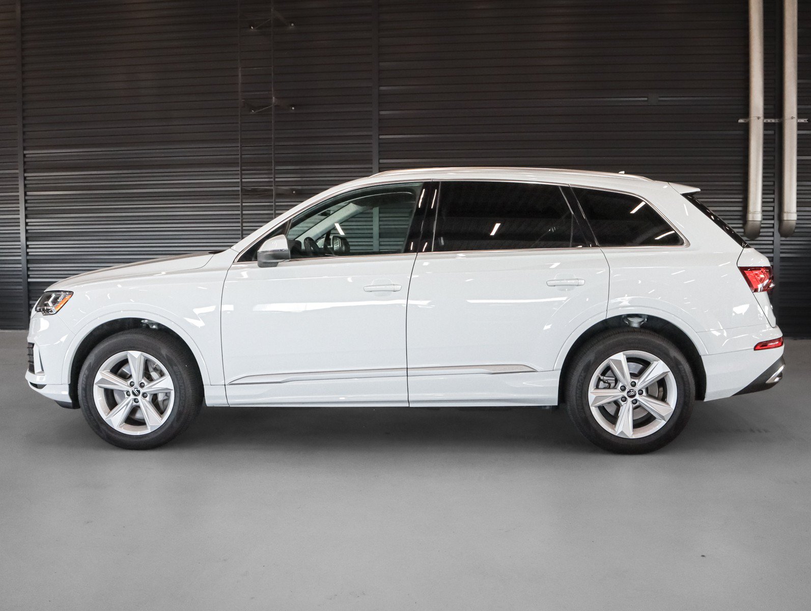Used 2022 Audi Q7 3.0T Premium AWD/4WD image 14