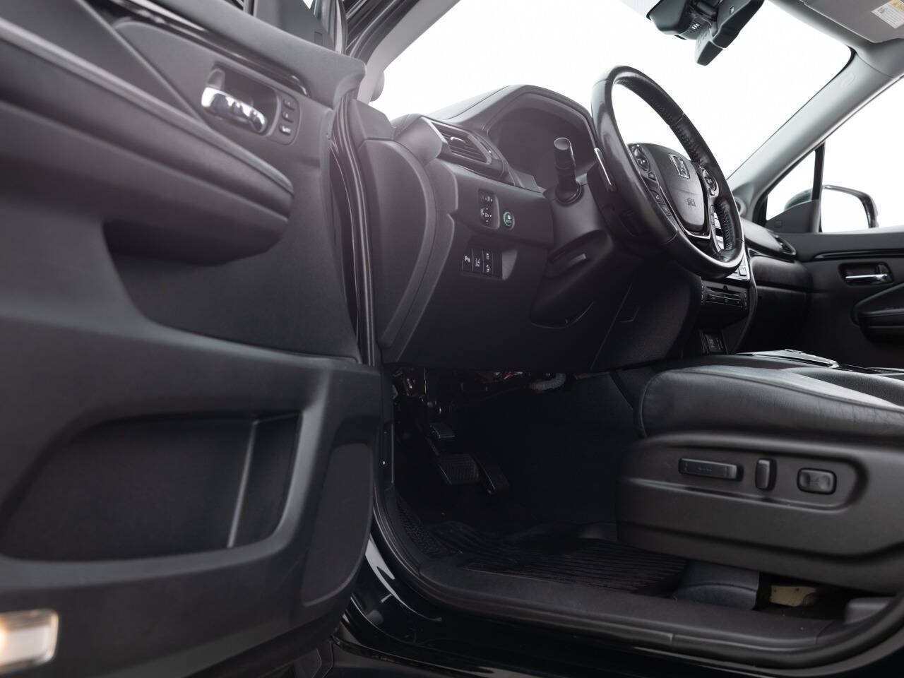 Used 2018 Honda Pilot Elite image 24