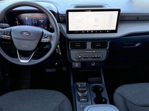 New 2025 Ford Maverick XL image 33