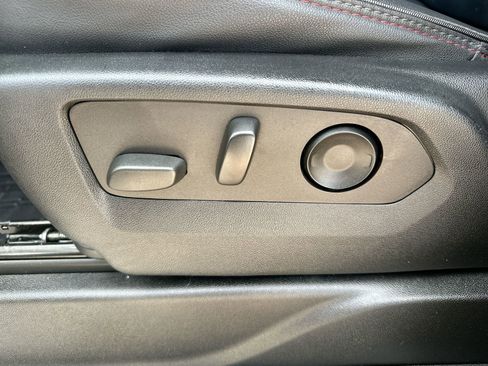 Used 2022 Chevrolet Tahoe RST RWD image 12