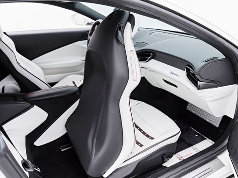 Used 2022 Ferrari Roma RWD image 54