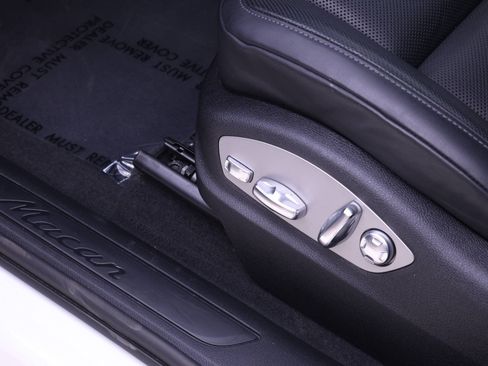 Used 2025 Porsche Macan image 23