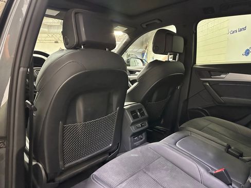Used 2024 Audi Q5 e Premium Plus w/ Premium Plus Package image 18