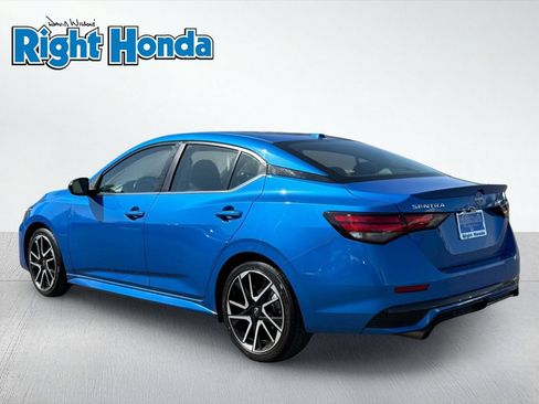 Used 2025 Nissan Sentra SR FWD image 4
