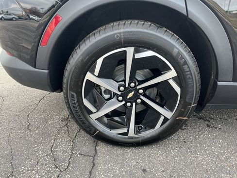 New 2026 Chevrolet Equinox EV LT image 32