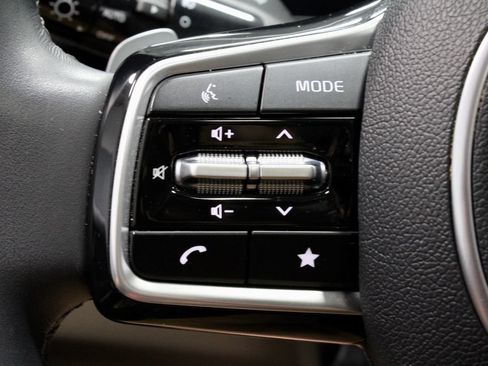Used 2025 Kia Carnival SX FWD image 29