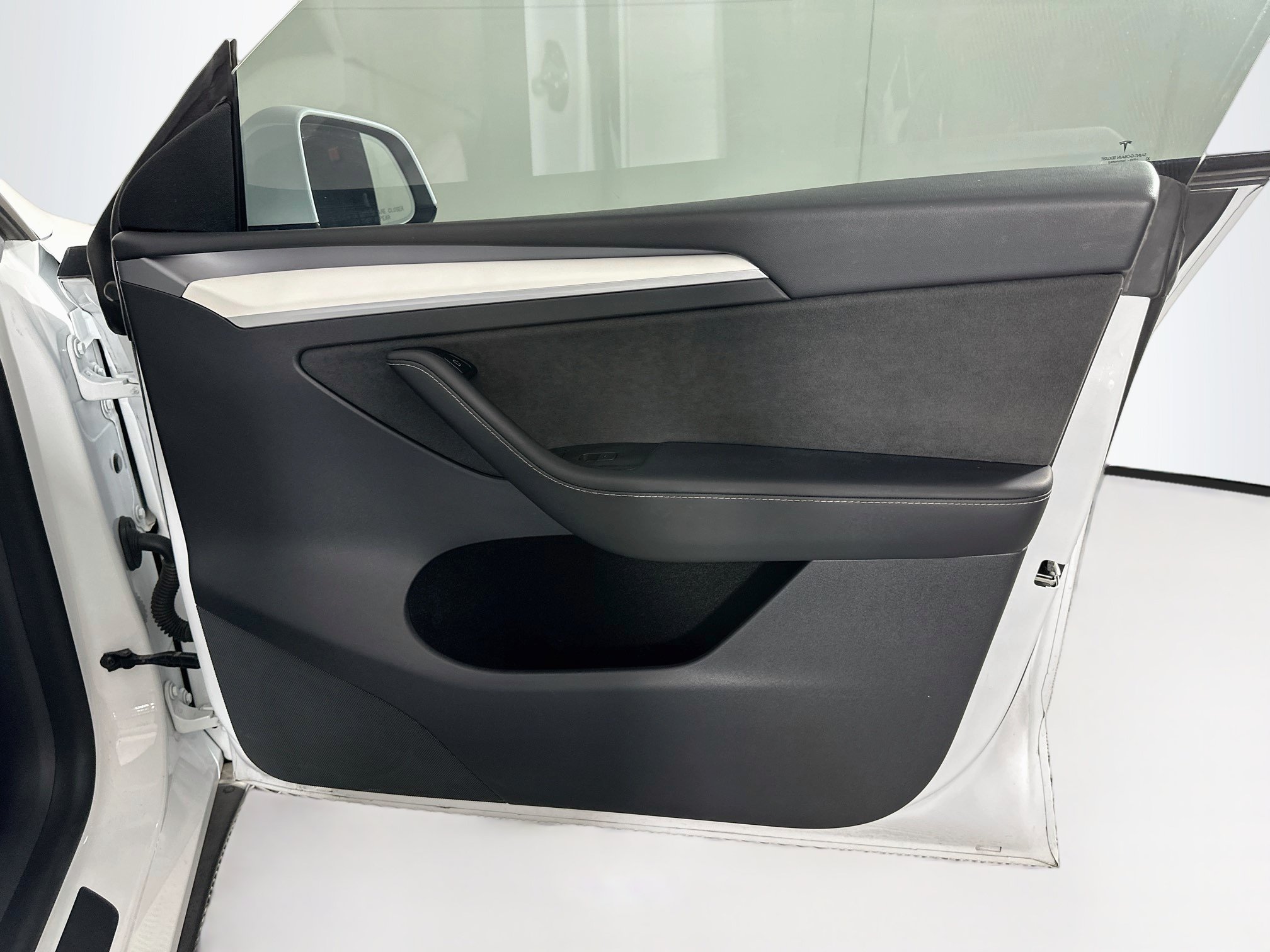 Used 2022 Tesla Model Y Long Range AWD/4WD image 30