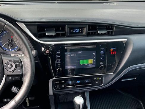 Used 2018 Toyota Corolla SE image 6