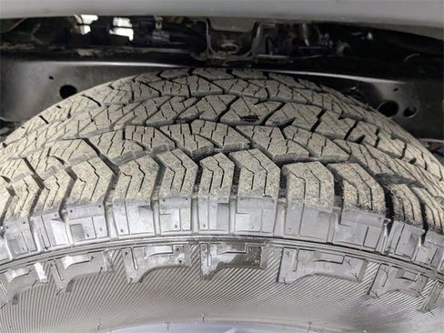 Used 2025 Nissan Frontier PRO-4X w/ Tow Package image 9