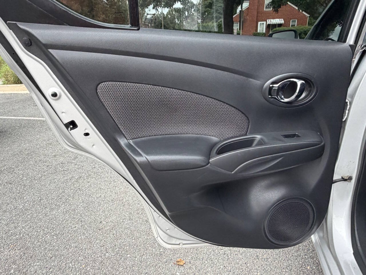 Used 2016 Nissan Versa SV FWD image 14