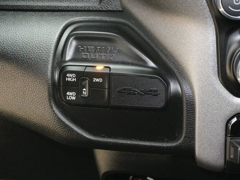 Used 2024 RAM 2500 Tradesman w/ Chrome Appearance Group image 17