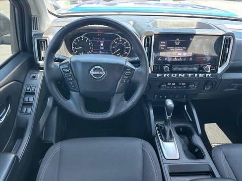 Certified 2025 Nissan Frontier SV w/ SV Convenience Package RWD image 10