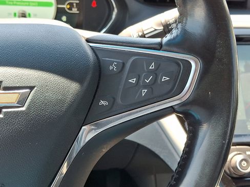 Used 2020 Chevrolet Bolt Premier w/ Infotainment Package FWD image 23