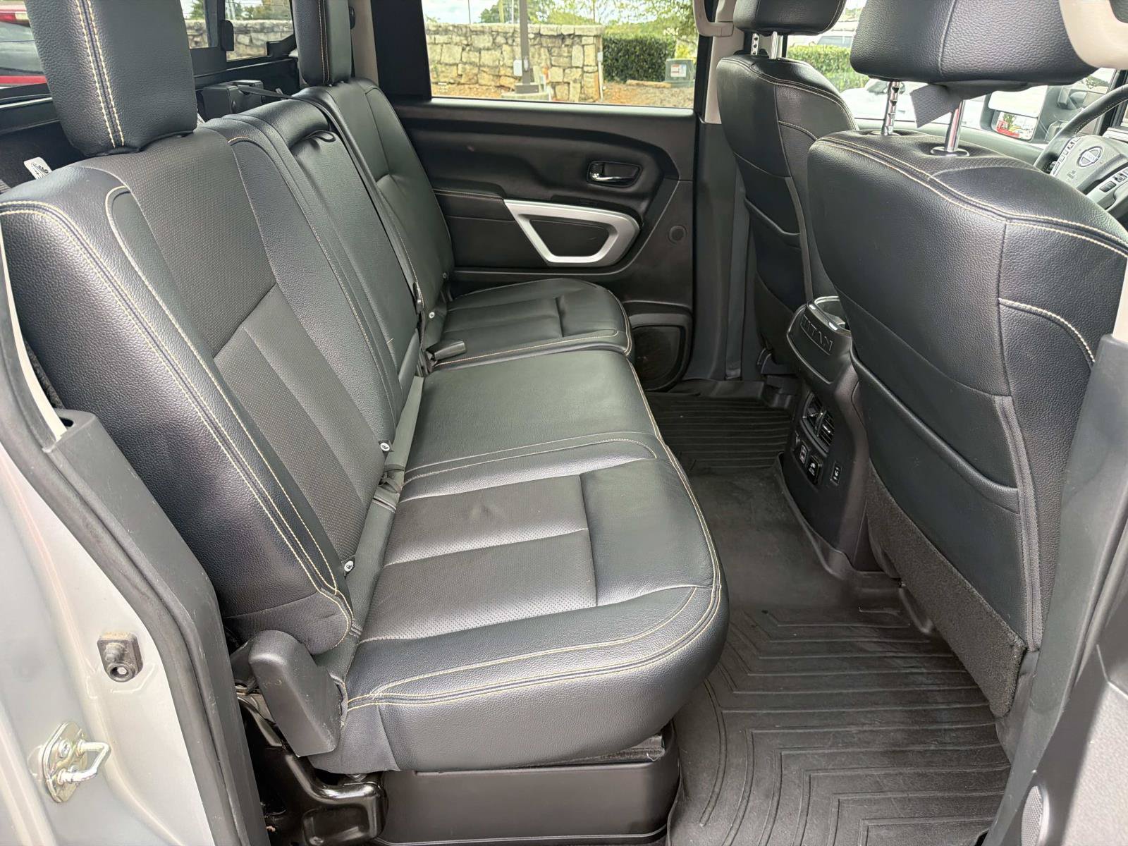 Used 2019 Nissan Titan PRO-4X w/ Pro-4x Convenience Package AWD/4WD image 16