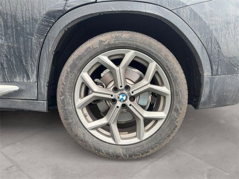 Used 2024 BMW X4 xDrive30i w/ Parking Assistance Package image 13