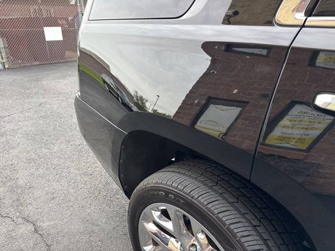 Used 2018 Cadillac Escalade Platinum AWD/4WD image 18