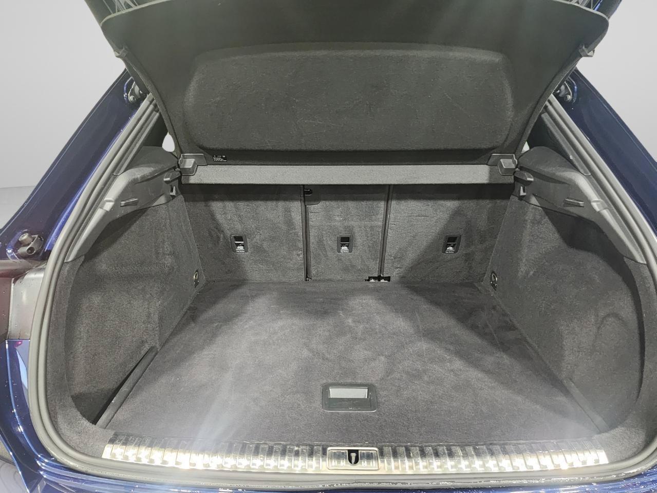 Used 2021 Audi Q3 2.0T Premium w/ Convenience Package AWD/4WD image 23