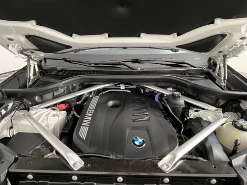 Certified 2024 BMW X5 xDrive40i w/ M Sport Package AWD/4WD image 17