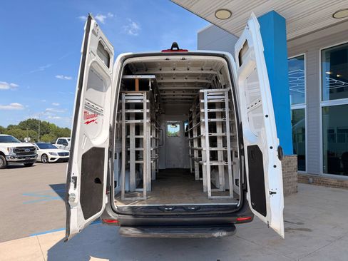 Used 2021 Mercedes-Benz Sprinter 2500 image 15