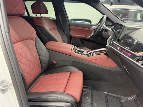 Used 2024 BMW X6 xDrive40i w/ Premium Package image 24