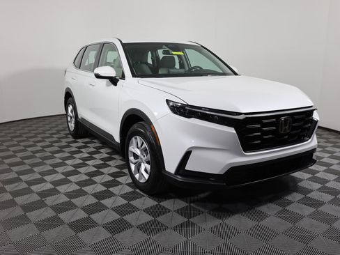 Used 2023 Honda CR-V LX image 3