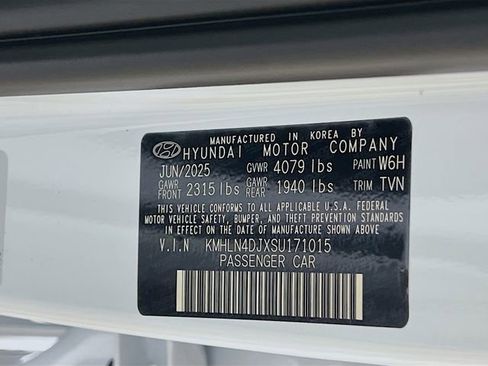 New 2025 Hyundai Elantra Limited image 27