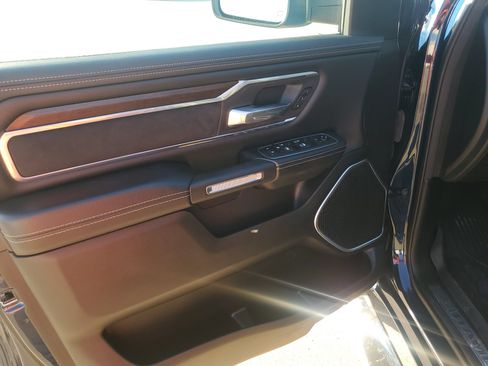 Used 2021 RAM 1500 Laramie AWD/4WD image 28
