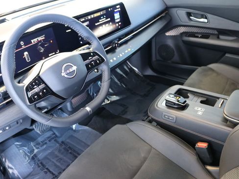 Used 2023 Nissan Ariya AWD image 19