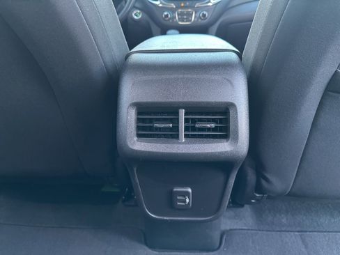 Used 2022 Chevrolet Equinox LT image 24