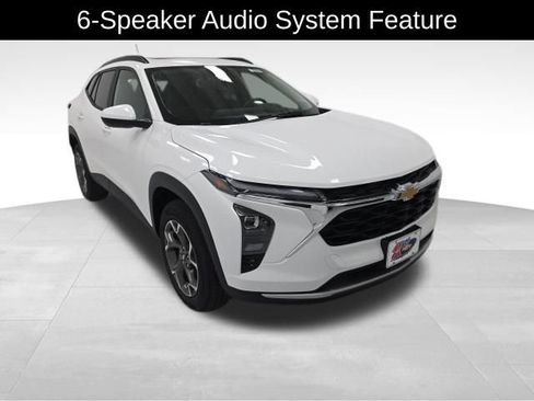 New 2026 Chevrolet Trax LT w/ Sunroof Package image 8