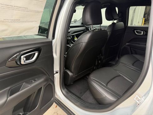 New 2026 Jeep Compass Latitude image 25