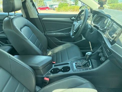 Used 2021 Volkswagen Jetta SE FWD image 5