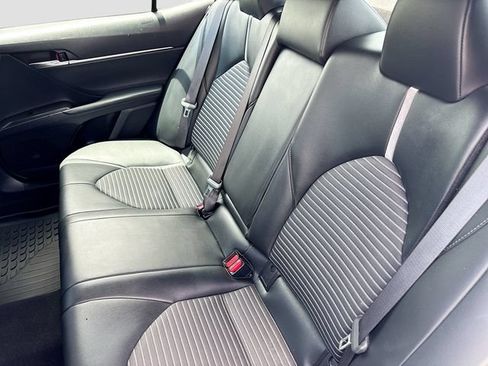 Used 2022 Toyota Camry SE FWD image 23