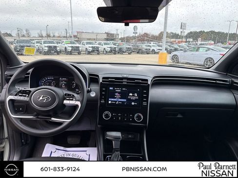 Used 2023 Hyundai Santa Cruz SEL image 32