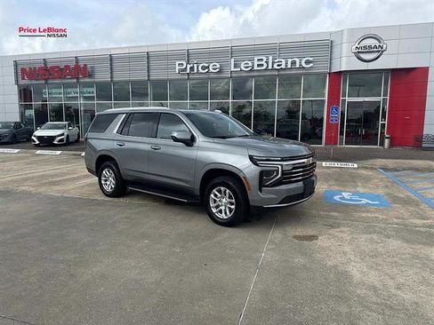 Used 2025 Chevrolet Tahoe LT AWD/4WD image 1