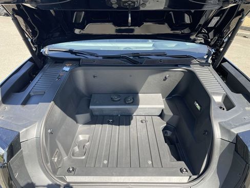 New 2026 GMC Sierra EV Elevation w/ Premium Package image 29