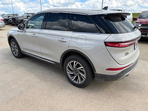 Used 2024 Lincoln Corsair AWD image 7