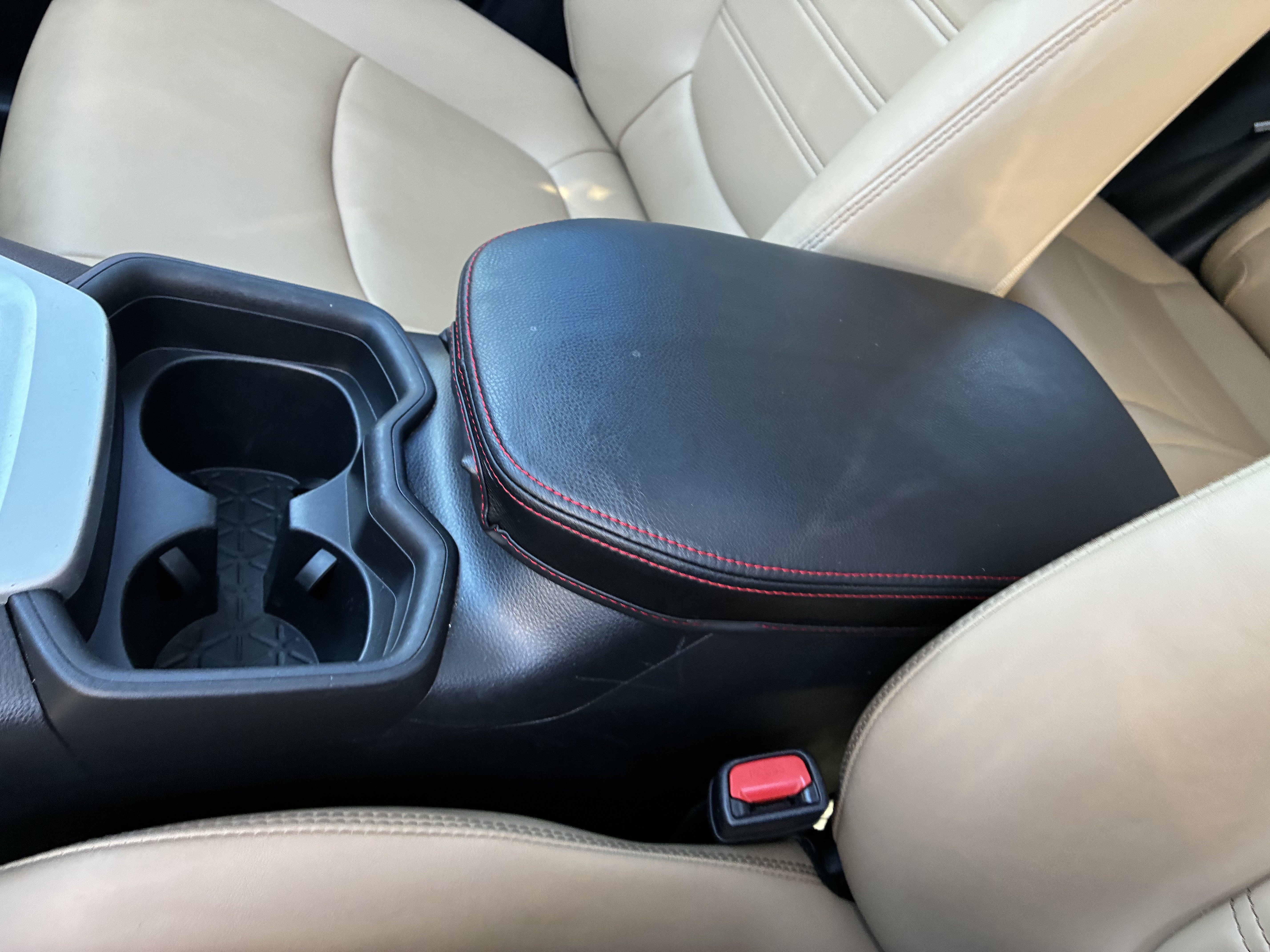 Used 2020 Toyota RAV4 XLE Premium FWD image 35