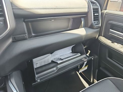 New 2026 RAM 2500 Laramie AWD/4WD image 33