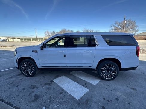 New 2026 GMC Yukon XL Denali Ultimate w/ LPO, Floor Liner Package image 10