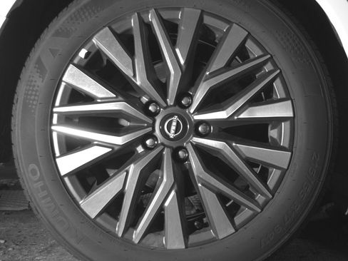 Used 2025 Nissan Altima 2.5 SV FWD image 15