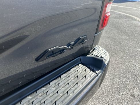 Used 2021 RAM 2500 Laramie w/ Night Edition image 12