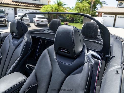 Used 2020 BMW M4 Convertible w/ Competition Package RWD image 33