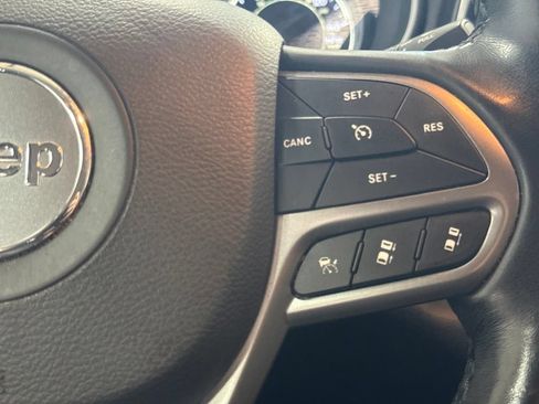 Used 2021 Jeep Cherokee Limited AWD/4WD image 16