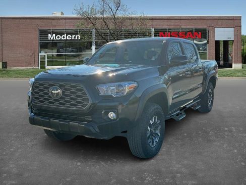 Used 2023 Toyota Tacoma TRD Off-Road image 1