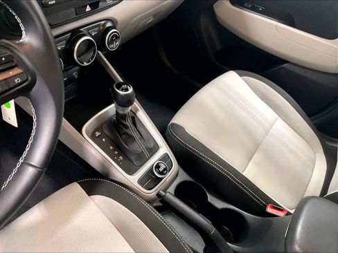 Used 2023 Hyundai Venue SEL image 20