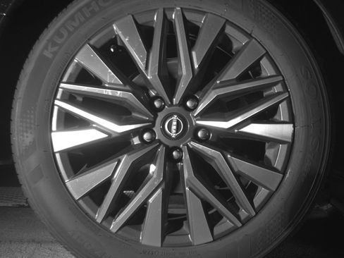 Used 2025 Nissan Altima 2.5 SV FWD image 18